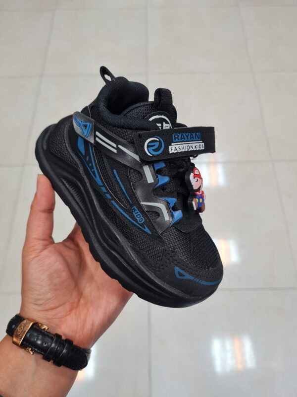 کتونی مشکی بچگانه