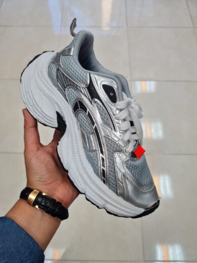 کتونی بالنسیگا نقره ای