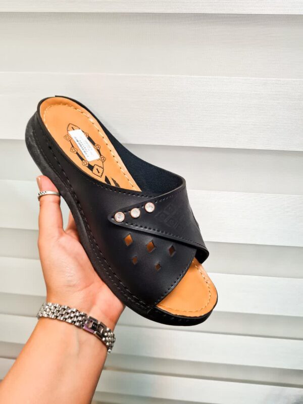 دمپایی زنانه طبی