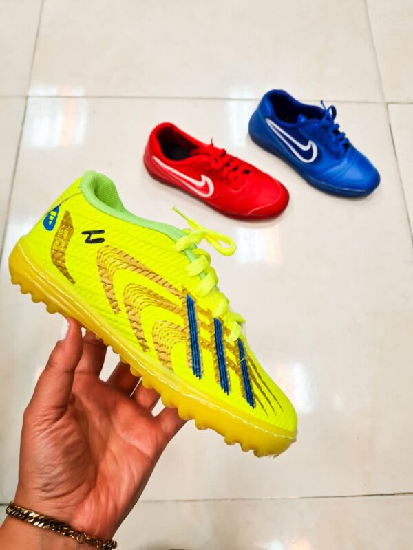 کتونی فوتبال پسرانه