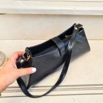 کیف زنانه دوشی آیلا